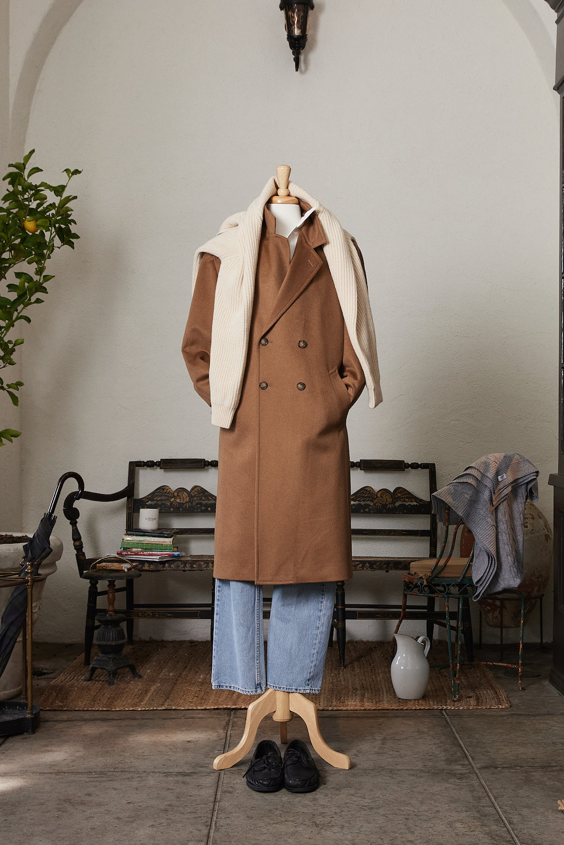 SARTORIA Cashmere Double Breasted Overcoat.