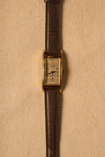 TEMPO - 1945 Vintage Gruen Curvex