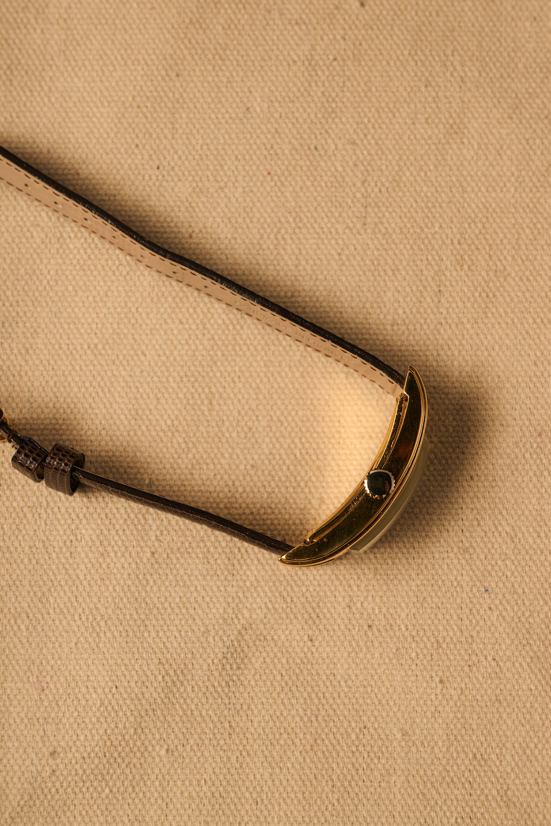 TEMPO - 1945 Vintage Gruen Curvex