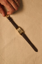 TEMPO - 1945 Vintage Gruen Curvex