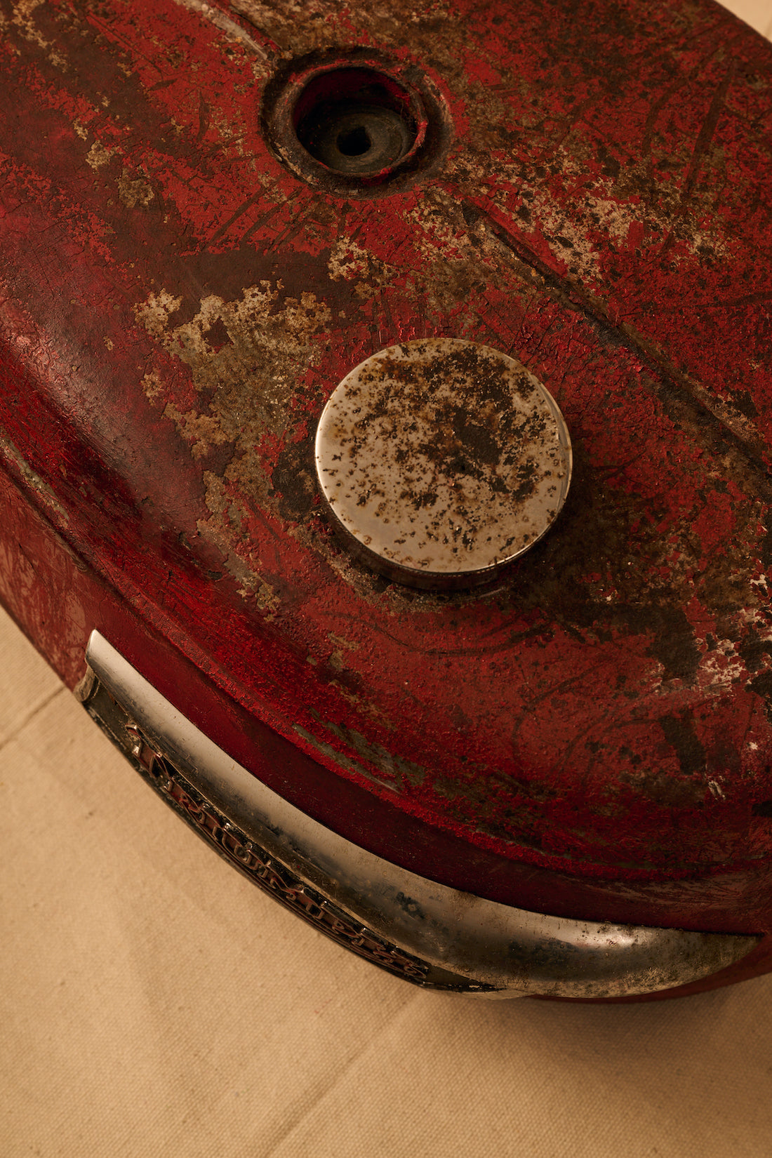 ARCHIVIO - 68-70 Triumph Bonneville Trophy Gas Tank