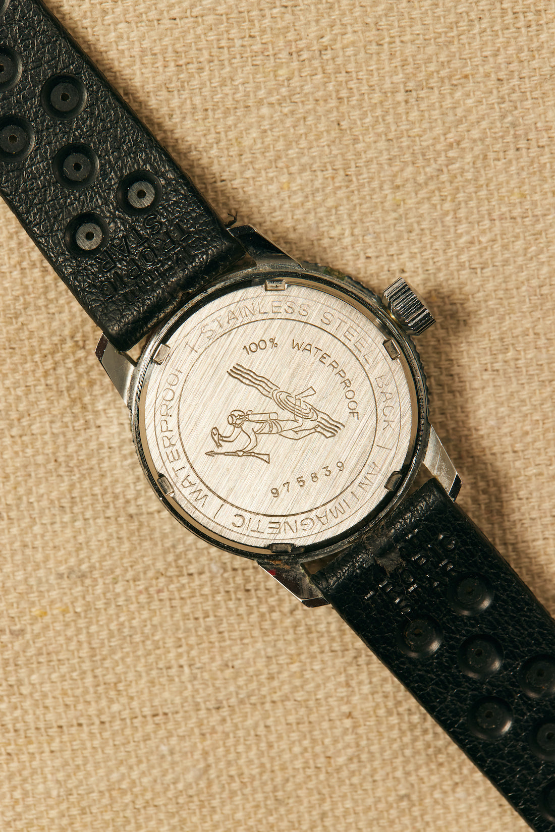 TEMPO - Vintage Yema Marine Nationale Diver Watch