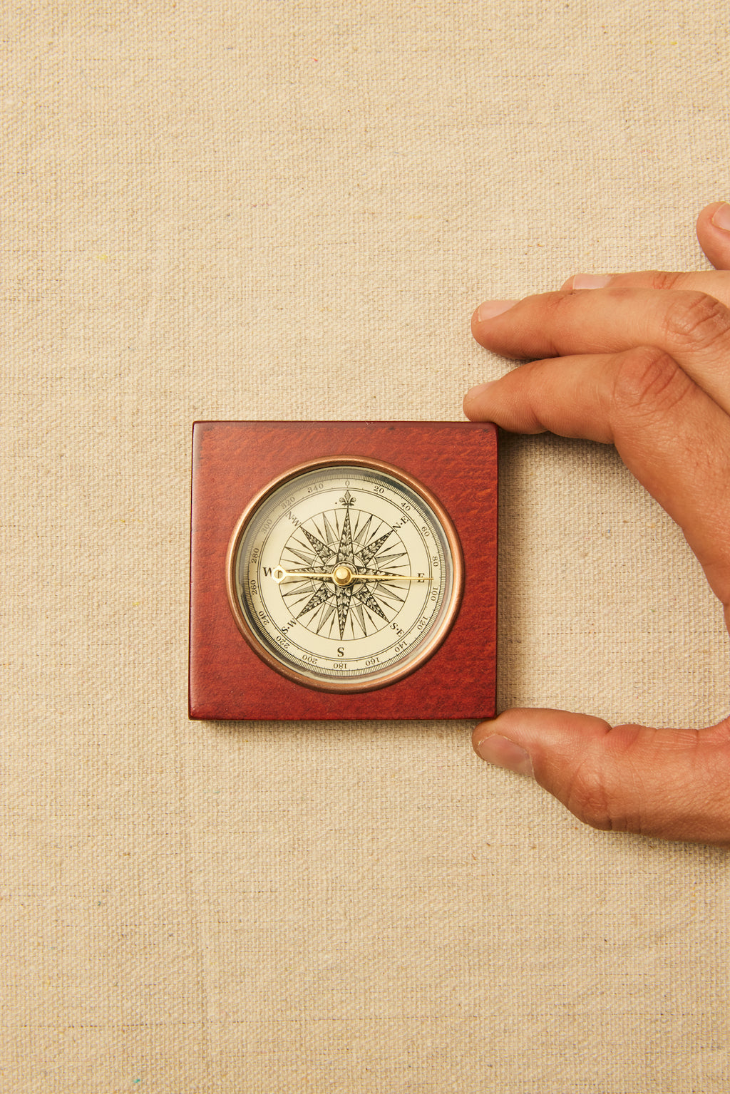 ARCHIVIO - Antique Wood Compass