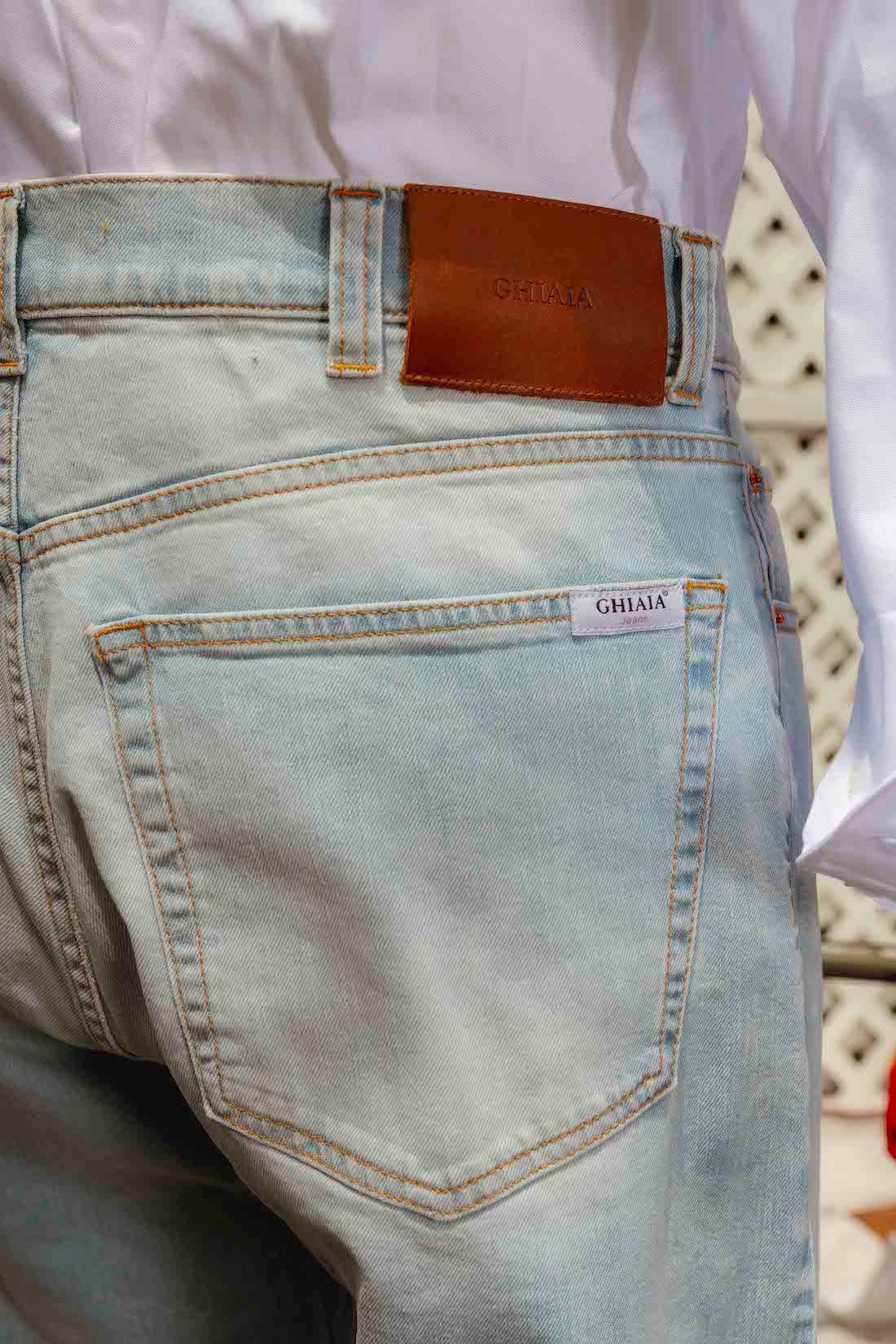 Classic Fit Mid-Washed JEANS