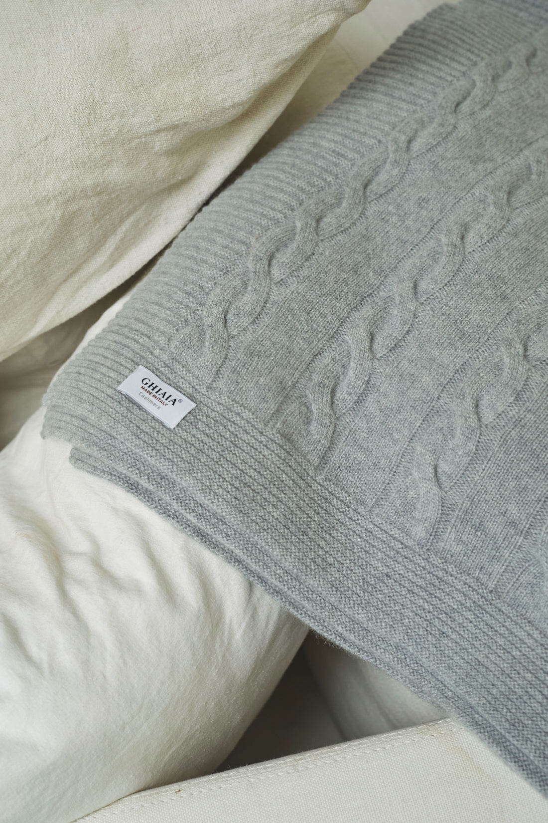 Casa Cashmere Treccia Cable Blanket