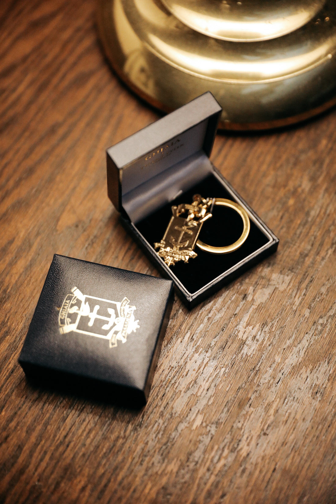 Tyler & Tyler Ghiaia Coat of Arms key chain